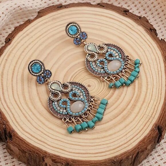 Elegant Turquoise and Gold Earrings - Picture 7 of 8